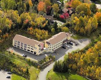 Hotel & Suites Les Laurentides Saint Sauveur - Saint-Sauveur - Gebouw