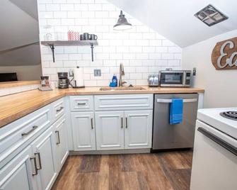 Percival`s Perch at The Judge Jones Historic Homes - Flagstaff - Cocina