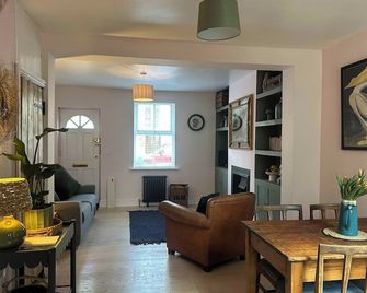 Hurrell Cottage - Cambridge - Living room