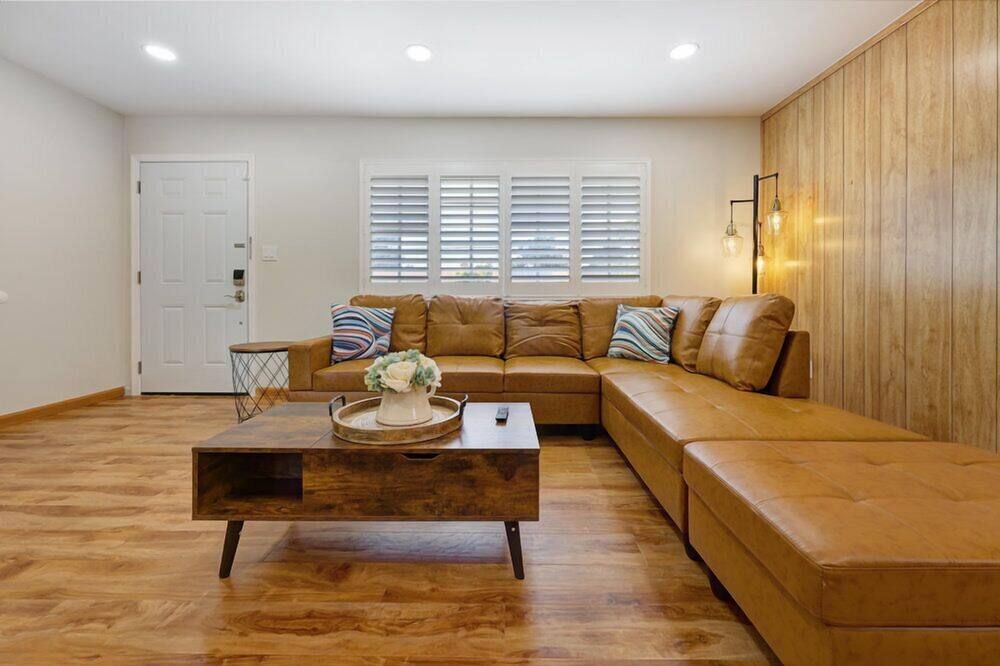 Private & Modern Home | Minutes to La Jolla - سان دييغو - غرفة معيشة