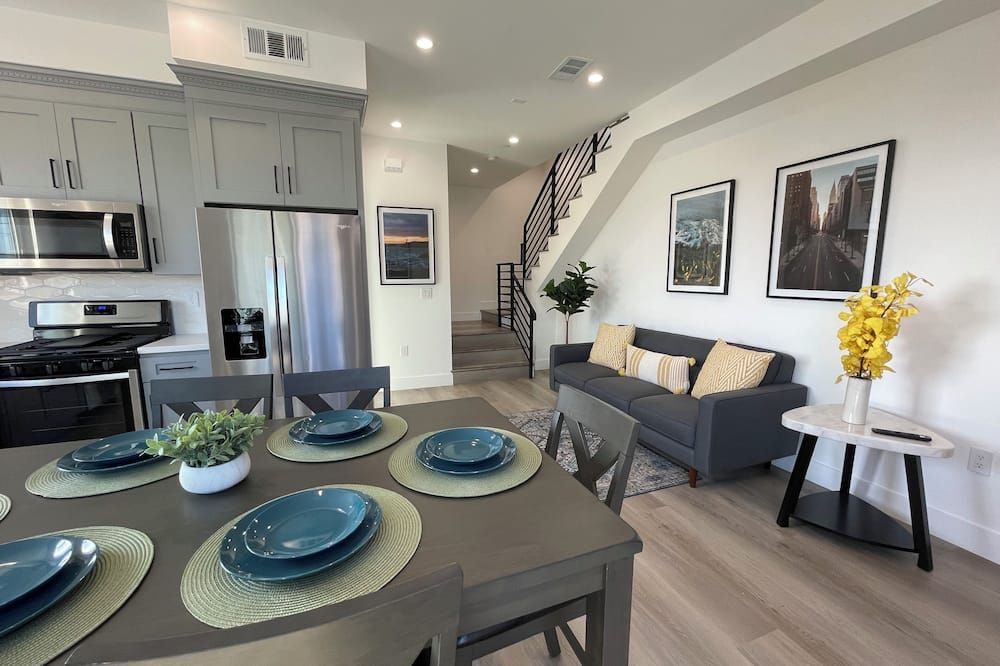 Exclusive Artist Gallery Home - Central La Location - لوس أنجلوس - غرفة طعام