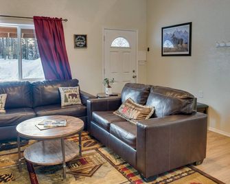 Soldotna Vacation Rental about 8 Mi to Kenai River! - Soldotna - Soggiorno