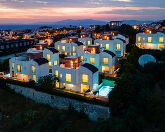 Adavillas - Kusadasi - Edificio