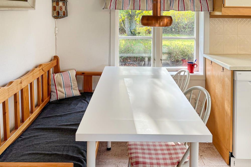 1 Bedroom Gorgeous Home In Koepingsvik - Köpingsvik - Dining room