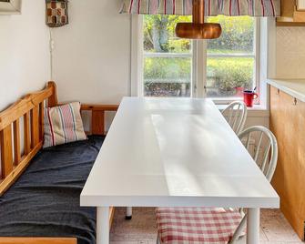 1 Bedroom Gorgeous Home In Köpingsvik - Köpingsvik - Essbereich