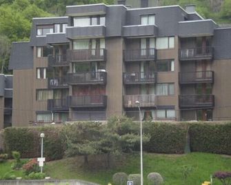 Residence A. Le Capucin, N ° 68 Apartment 4 People Facing Luge Tennis Courts - Le Mont-Dore - Building
