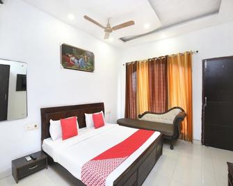 OYO 15996 Ma Resort - Amritsar - Bedroom