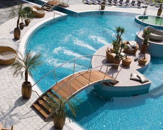 Spirit Hotel Thermal Spa - Sárvár - Pool