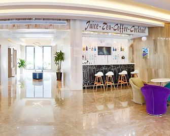 ibis Styles Nantong Shimao Plaza Hotel - Nantong - Front desk