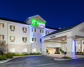 Holiday Inn Express and Suites Stevens Point - Stevens Point - Building
