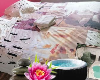 Cosy guest room for 1 to 2 people - Chef-Boutonne - Habitación