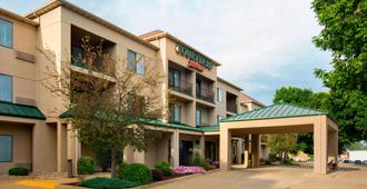 Courtyard by Marriott Champaign - Champaign