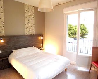 Hotel Les Pecheurs - Lorient - Bedroom