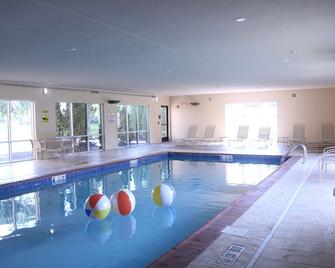 Hampton Inn & Suites Fremont - Fremont - Zwembad