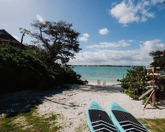 Harbour Beach Villa - large dock & great views! - Marsh Harbour - Strand