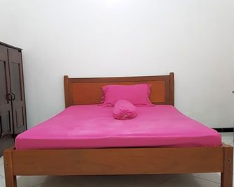 Hotel Bundo Permai 1 - Pacitan - Habitación