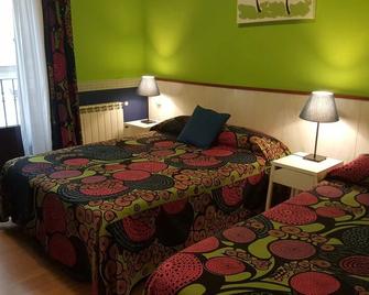 Pension Aries - San Sebastian - Bedroom
