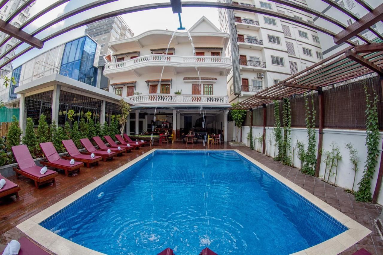 Poolside Villa Hostel thumbnail 2