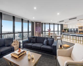 Meriton Suites Herschel Street, Brisbane - Brisbane - Living room