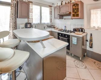 Awesome home in Moustiers-Sainte-Marie - Moustiers-Sainte-Marie - Keuken