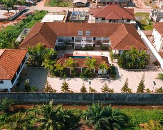 2-Bedroom Serviced Luxury Apartment In Takoradi - Takoradi - Building