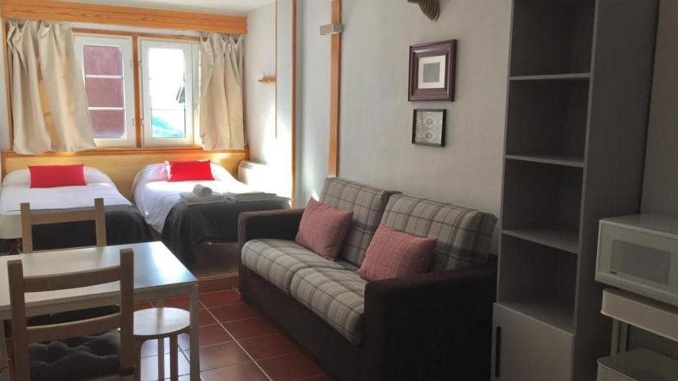 Apartamentos Las Tuyas 3000