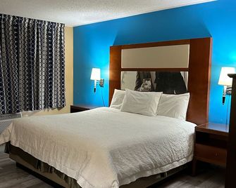 Mountain Inn - Iron Mountain - Habitación