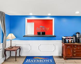 Baymont by Wyndham Forest City - Forest City - Лоббі