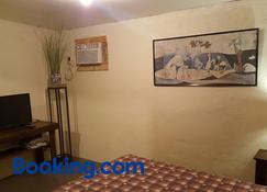 Marius B&B & Hostel - Silang - Habitación