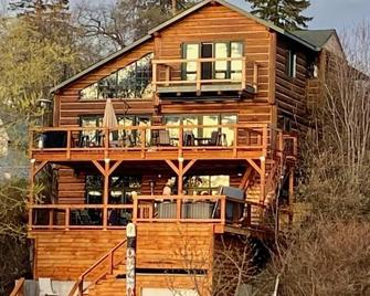 The Inn Bigfork Bay - Bigfork - Building