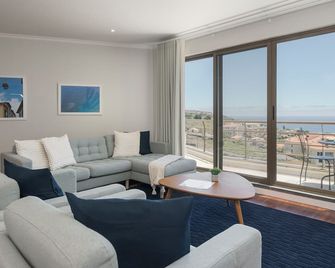 Caniço VII By An Island Apart - Santa Cruz - Living room