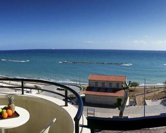 Pigeon Beach Hotel Apartments - Limassol - Balcony