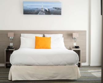 Best Western Hotel des Thermes - Balaruc-les-Bains - Camera da letto