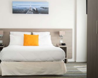 Best Western Hotel des Thermes - Balaruc-les-Bains - Bedroom