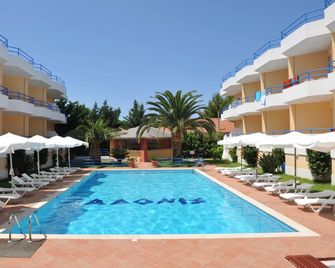 Adonis Hotel - Mitikas - Piscina