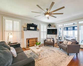 Pamlico River Vacation Rental With Deck - Bath - Sala de estar
