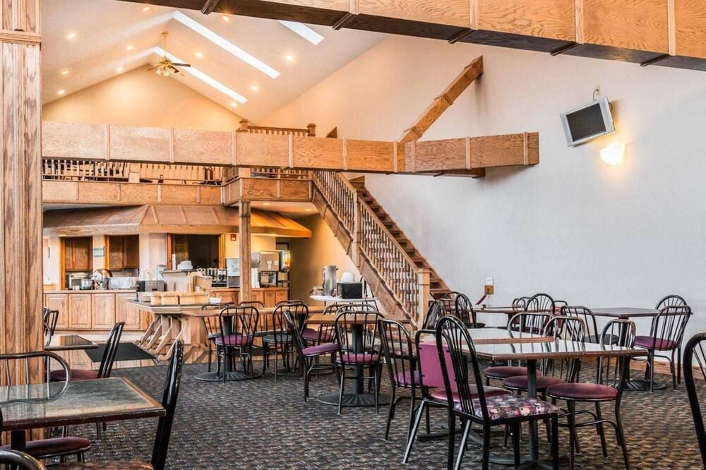 كلاريون هوتل ماكيناو سيتي بيتش فرونت - ماكيناو ستي - مطعم