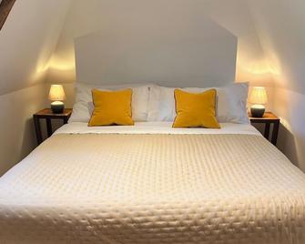 Noubar - Bouzies - Habitación