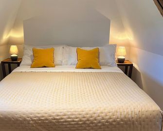 Noubar - Bouzies - Habitación