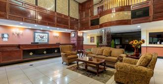 La Quinta Inn & Suites by Wyndham Dodge City - Dodge City - Σαλόνι ξενοδοχείου
