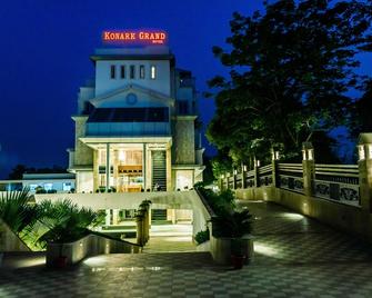 Konark Grand Hotel - Mirzāpur - Building