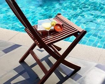 The Sez Hotel Bangsaen - צ'ונבורי - בריכה