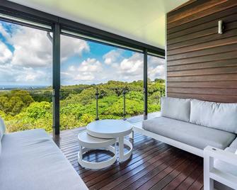 Buderim Mountain Panorama Retreat - Buderim - Living room