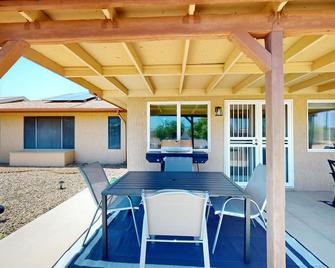 Escape to this charming house in Sun City West, AZ w/pool & pickleball - Sun City West - Patio