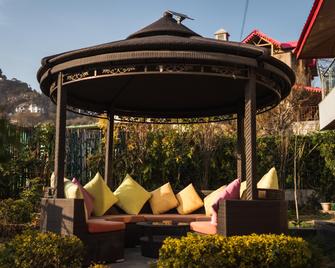 Shivalaya Resort By Evaan - Nainital - Patio