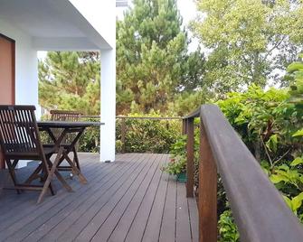 Stonewood Lodge Al - Capelas - Patio