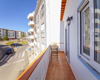 A31 - Tamar Top-Floor Flat - Lagos - Μπαλκόνι
