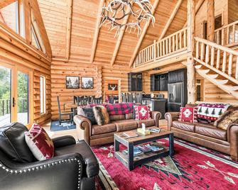 Gorgeous custom built log home on Lake Superior - Schroeder - Sala de estar