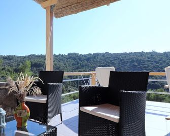 Greenside Cottage Lumi - Vela Luka - Balcony
