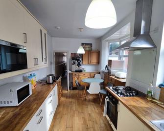 St Lucia women only lodge Leicester long stays - Leicester - Cocina